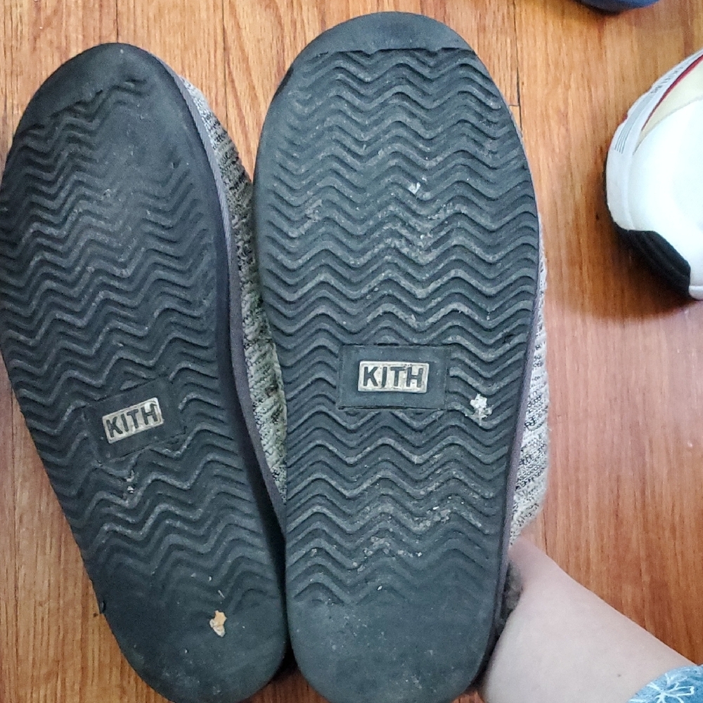 Kith Slippers - Picture 3 of 3